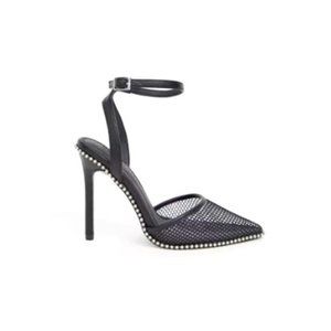 Point Pose and Drama with the Sz 10 4" heel Black pumps